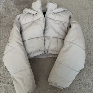 FOREVER 21 Cropped Puffer Jacket (Gray, Size M) — LIKE NEW!
